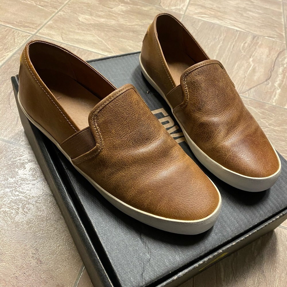 Frye slip on